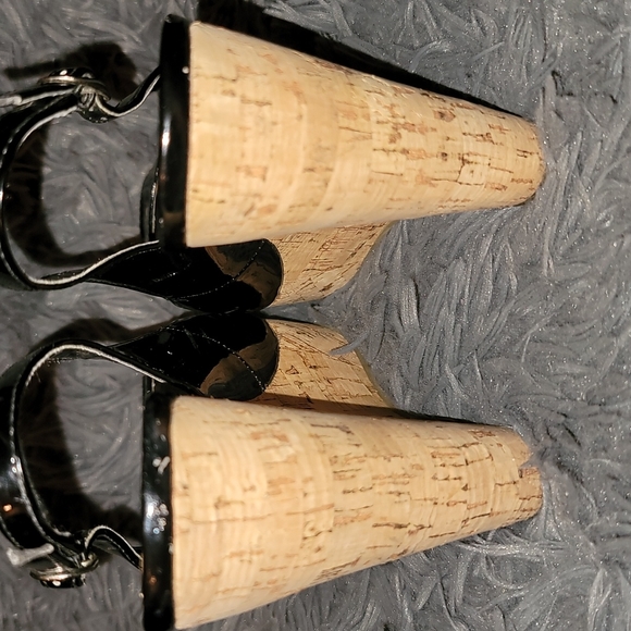 Kenneth Cole Reaction Wedge Shoes - Picture 8 of 9